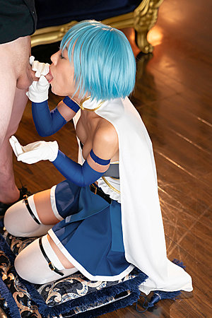 Hot japanese Nanako Nanahara sucks cock on her knees