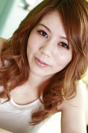 Cheating wife Maki Koizumi is so naughty