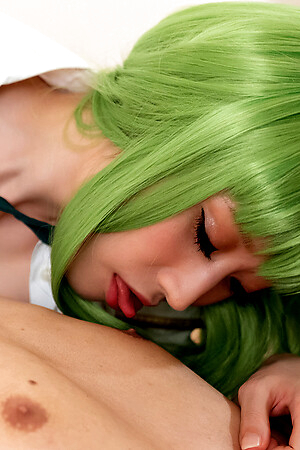 Japanese girl Mizuki with green wig does handjob to her boyfriend